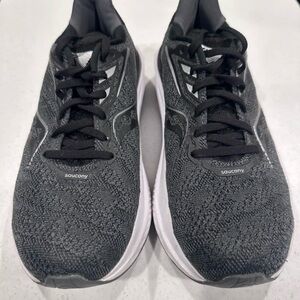 Saucony Echelon Women Sz. 8.5 charcoal black